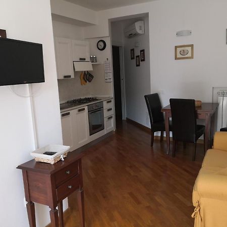 Grazioso Appartamento In Centro A Нумана Экстерьер фото